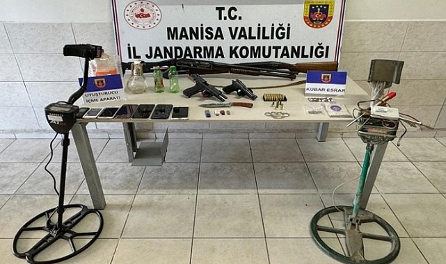 Manisa&#039;da suç örgütüne yönelik operasyonda 12 zanlı yakalandı