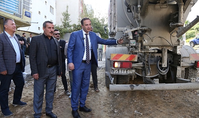 Merkez Mahallesi’nde beton yol hamlesi