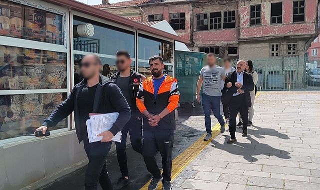 Sentetik uyuşturucu emdirilmiş peçetelerle yakalanan 3 zanlı tutuklandı