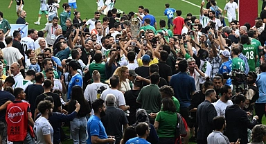 Süper Lig'e yükselen Bodrum FK kupasını aldı