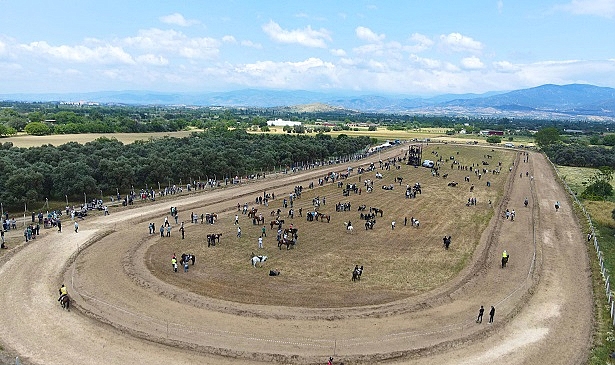 Tire'de rahvan at yarışları yapıldı