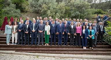 Tugay ilçe belediye başkanlarıyla bir araya geldi