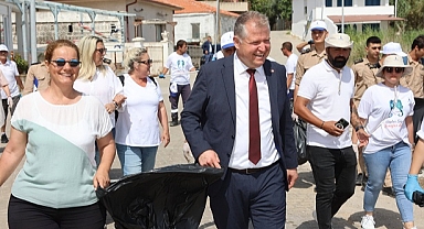 Urla’da kıyı temizleme çalışması gerçekleşti