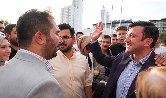 AK Parti İzmir İl Başkanlığında bayramlaşma programı düzenlendi