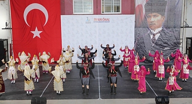 Bayraklı Belediyesinden halk oyunları şöleni