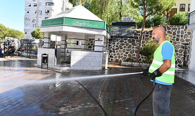 Çiğli’deki İbadethanelerde Bayram Temizliği