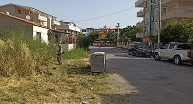 Çöp konteyneri yıkanıp, dezenfekte ediliyor