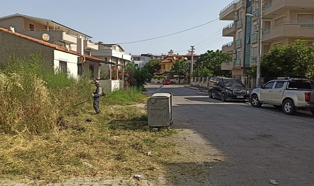 Çöp konteyneri yıkanıp, dezenfekte ediliyor