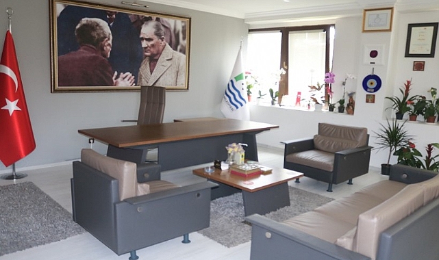 Foça Belediyesi'ne haciz geldi