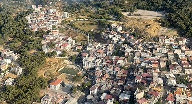 İzmir'de çıkan orman yangını kontrol altına alındı