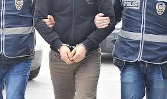 İzmir'de FETÖ operasyonunda 6 şüpheli yakalandı