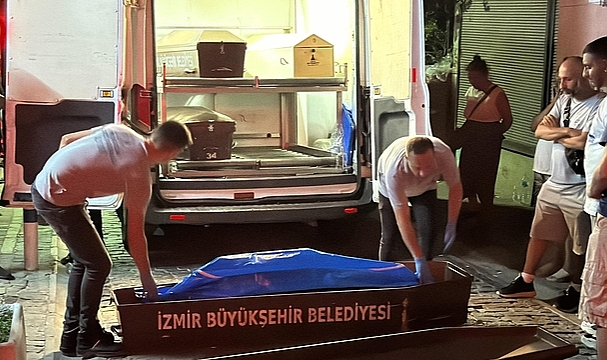 İzmir'de iki kardeş kaldıkları otel odasında ölü bulundu