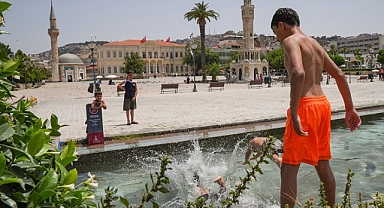 İzmir'de sıcak hava etkili oluyor