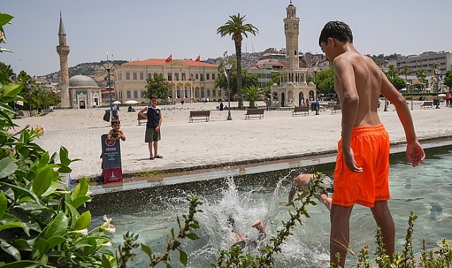 İzmir'de sıcak hava etkili oluyor