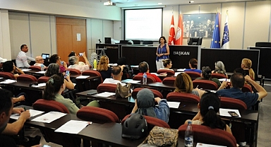 Karşıyaka Belediyesi’nden hayvanseverlere eğitim