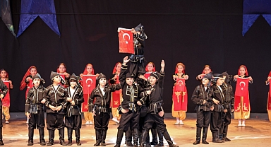 Konak’ın Halk Oyunları Şenliği