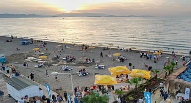 O ilçede şezlong, şemsiye ücretsiz