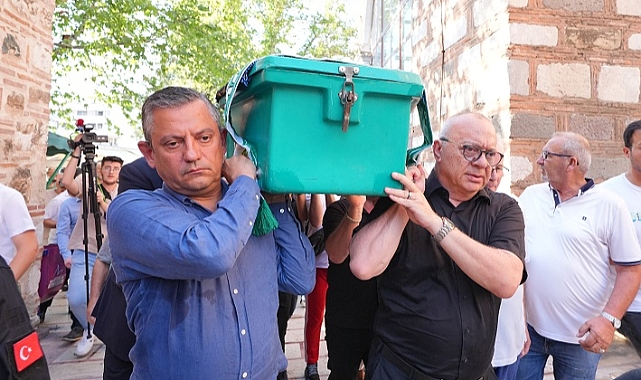 Özel, Manisa'da cenaze törenine katıldı