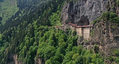 "Sümela Manastırı'ndaki  fresk zarar gördü" iddiasına yalanlama
