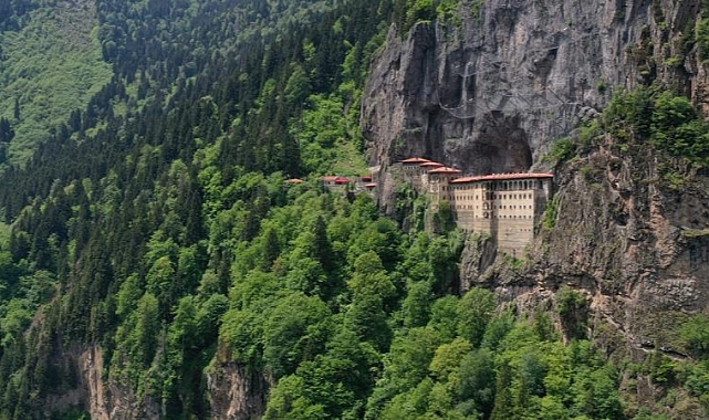 &quot;Sümela Manastırı&#039;ndaki  fresk zarar gördü&quot; iddiasına yalanlama