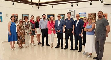 Tablolar Engelsiz Gelecek için sergilendi
