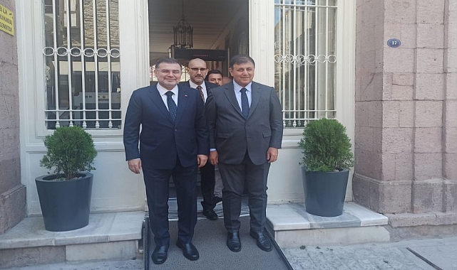 AK Parti'den Tugay'a iade-i ziyaret