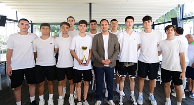 Başkan Eşki şampiyonları ağırladı