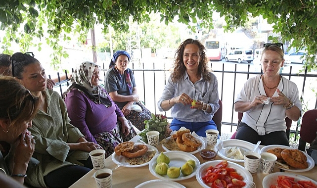 Başkan Ünsal köylerde halkla kucaklaştı