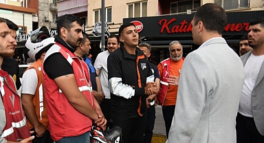 Bornova Belediyesi'nden moto kuryelere özel park alanı