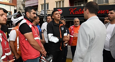 Bornova Belediyesi'nden moto kuryelere özel park alanı