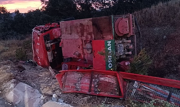 Denizli'de arazözün devrilmesi sonucu 3 kişi yaralandı