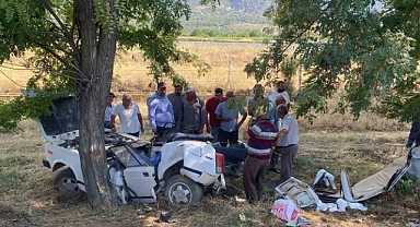 Denizli'de iki otomobil çarpıştı, 1 kişi öldü