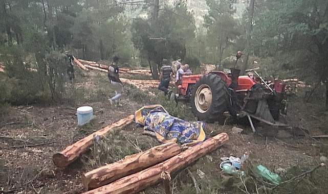 Devrilen traktörün altında kalan sürücü hayatını kaybetti