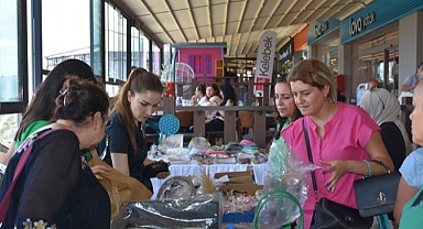 Gazze'ye yardım için "Hayır Çarşısı" kuruldu