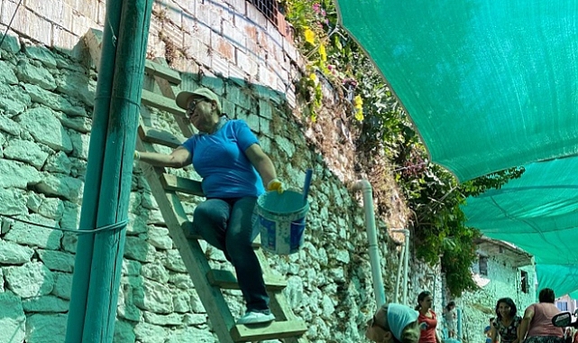 Güzelbahçe Kadınlarından İmece Örneği
