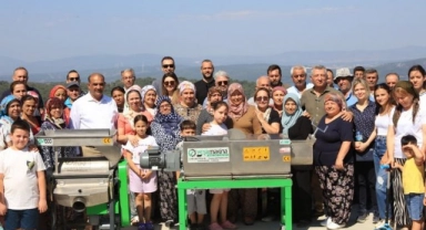 Güzelbahçe'de üreticiye destel