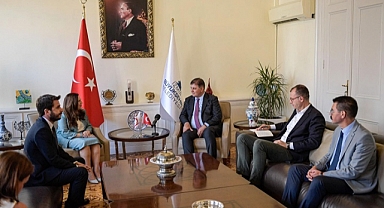 İnanıroğlu’ndan Başkan Tugay’a ziyaret