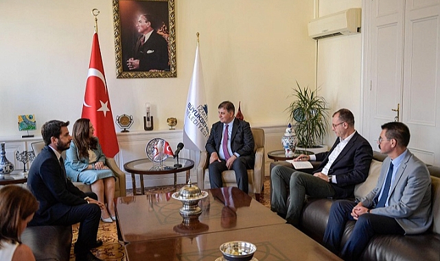 İnanıroğlu’ndan Başkan Tugay’a ziyaret