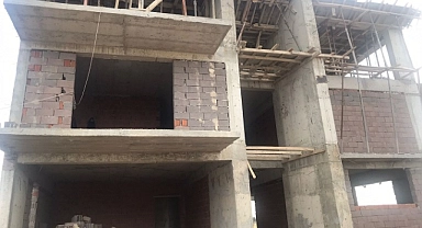 İnşaatta çöken tablanın altında kalan işçi öldü
