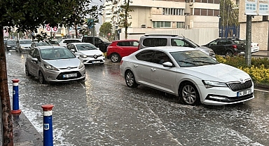 İzmir'de sağanak etkili oldu