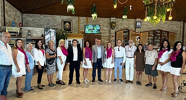 Karşıyakalı iş kadınları huzurevi sakinleri ile buluştu