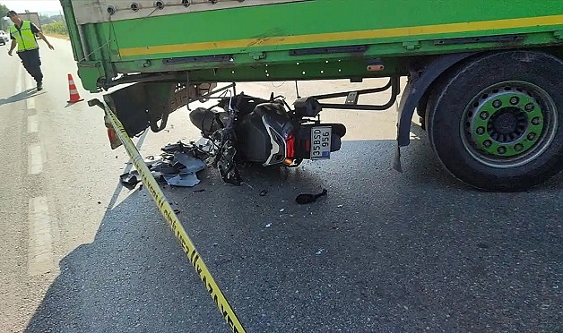 Ödemiş'te tırla çarpışan motosikletin sürücüsü öldü