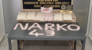 Otomobilde 35 bin uyuşturucu hap ele geçirildi