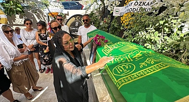 Safiye Soyman oğlunu toprağa verdi