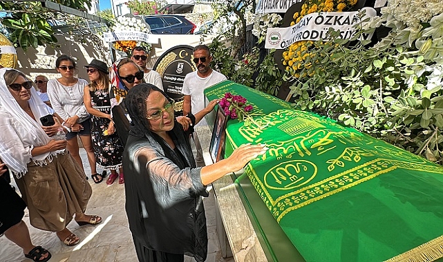 Safiye Soyman oğlunu toprağa verdi