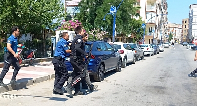 Silahlı kavgada balkondaki kadın vurularak yaralandı