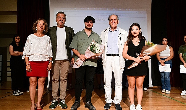 30 Liseli öğrenci sertifikalarını törenle aldı