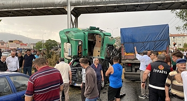 Afyonkarahisar'da zincirleme trafik kazasında 2 kişi öldü