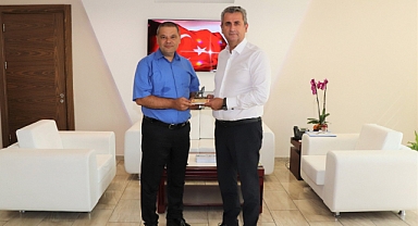 Aksaçlılar Derneği'nden Karabağlar Kaymakamı'na Ziyaret