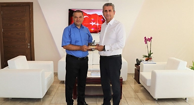 Aksaçlılar Derneği'nden Karabağlar Kaymakamı'na Ziyaret